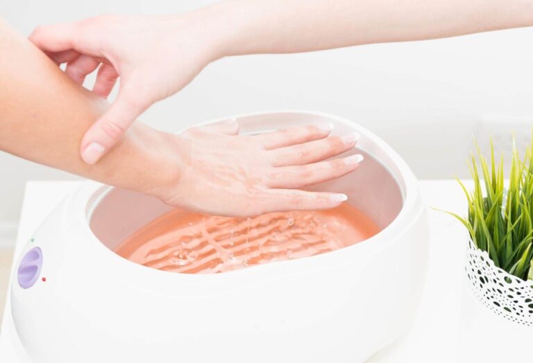 Paraffin-Wax-Hand-Dip